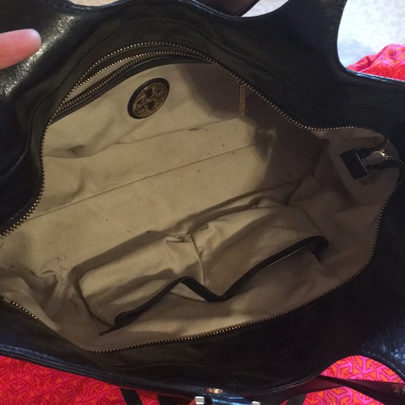 HOST PICK BEST IN BAGS - Tory Burch Leather w Dust - Picture 4 of 8